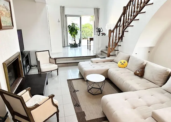 4 Clim, A Pied Villa *